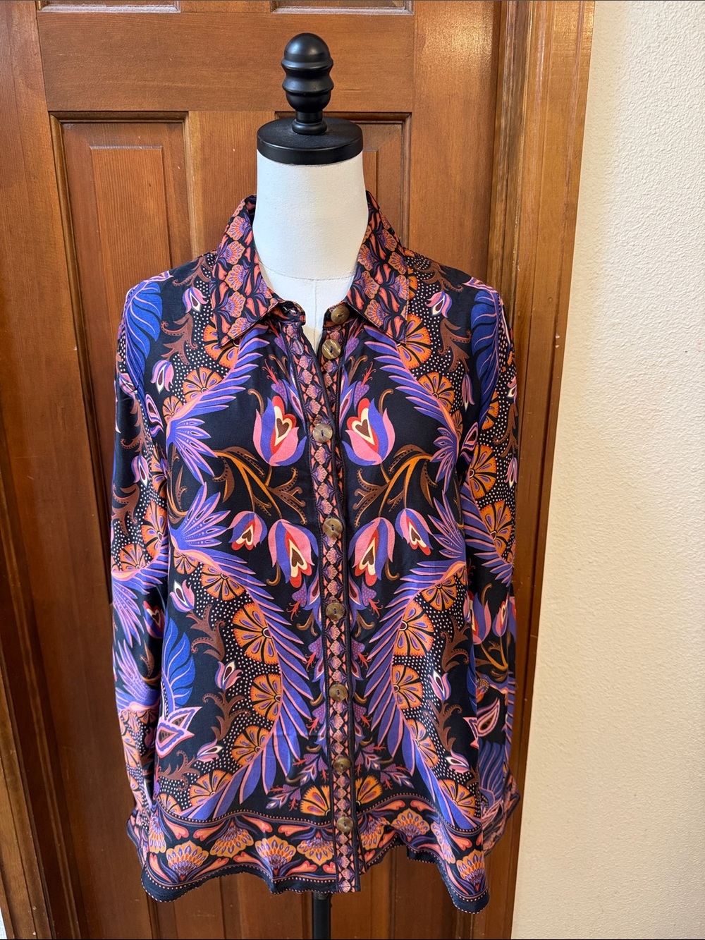 FARM Rio Vibrant Floral Button-Down Shirt in Black, Purple & Orange Size L